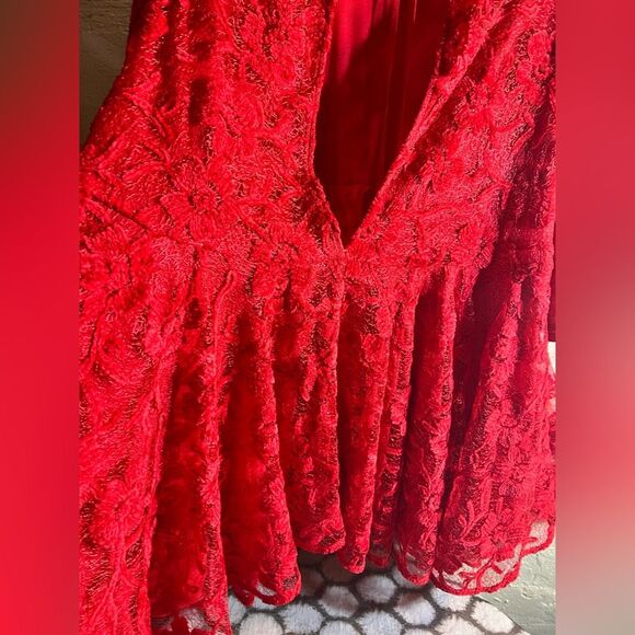 Free People Dress NWT-retails $198, Elegant Mini Red Lace, Flowy, oversized - Picture 13 of 14